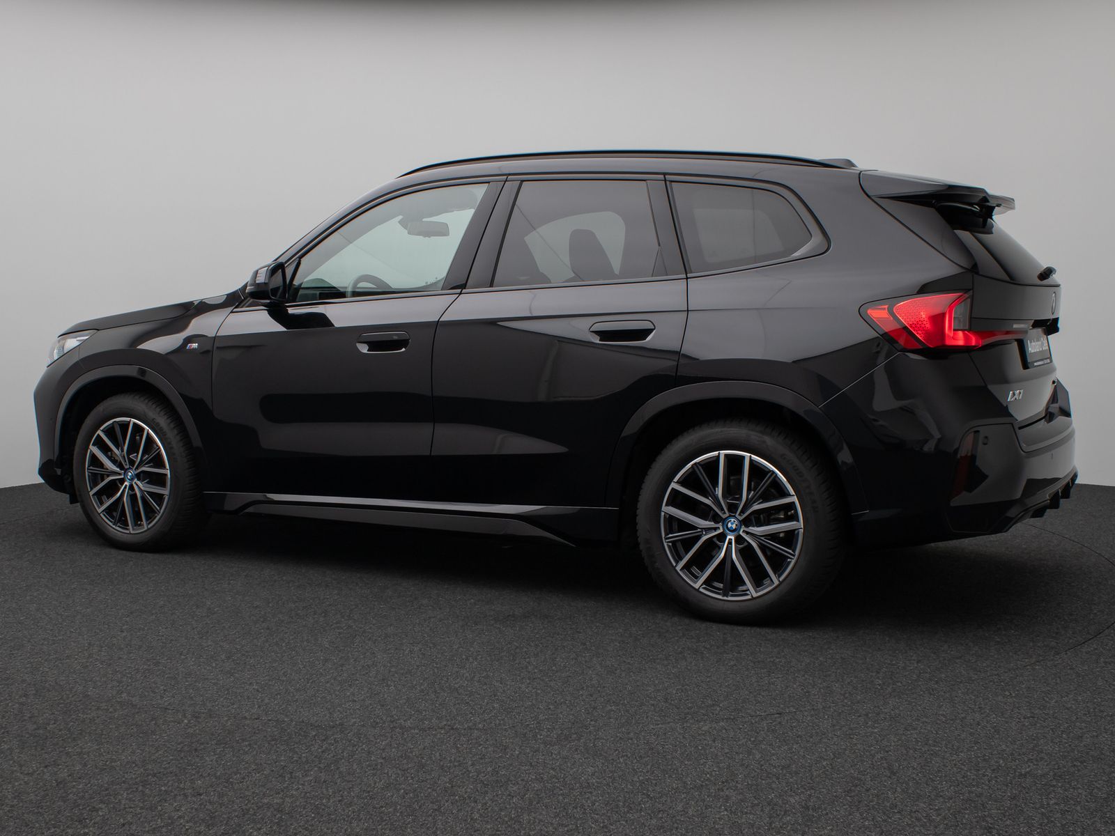 Fahrzeugabbildung BMW iX1 xD30 M Sport Kamera DAB Komfort Fernlichtass