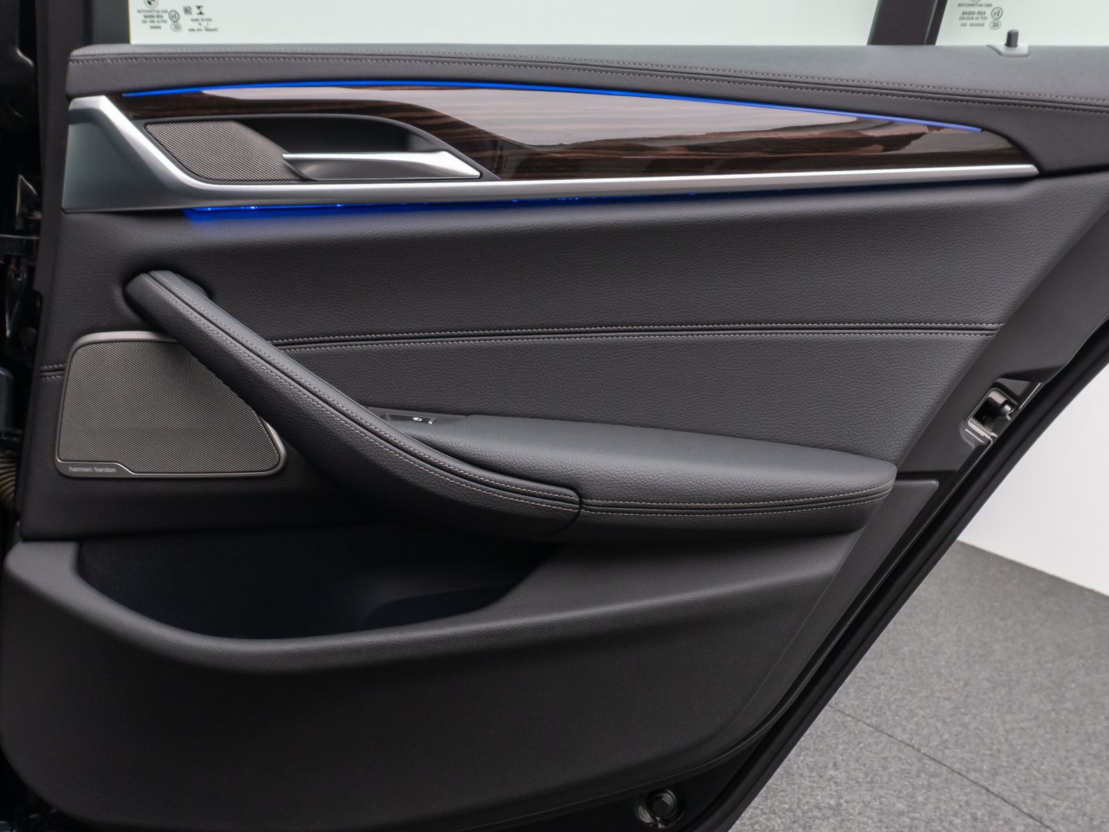 Fahrzeugabbildung BMW 520d Luxury Line Kamera DAB H/K DisplKey Alarm