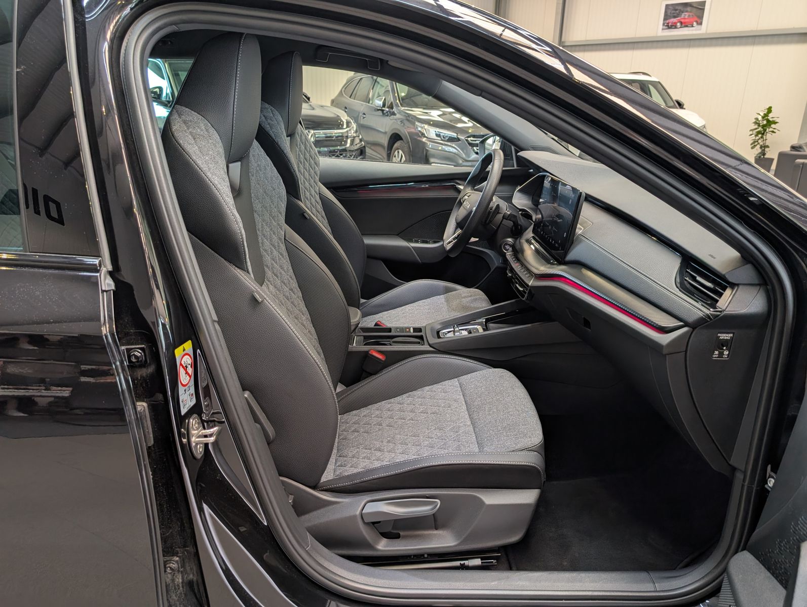 Fahrzeugabbildung SKODA Octavia 2.0 TDI Sportline Matrix Canton AHK 5J.G