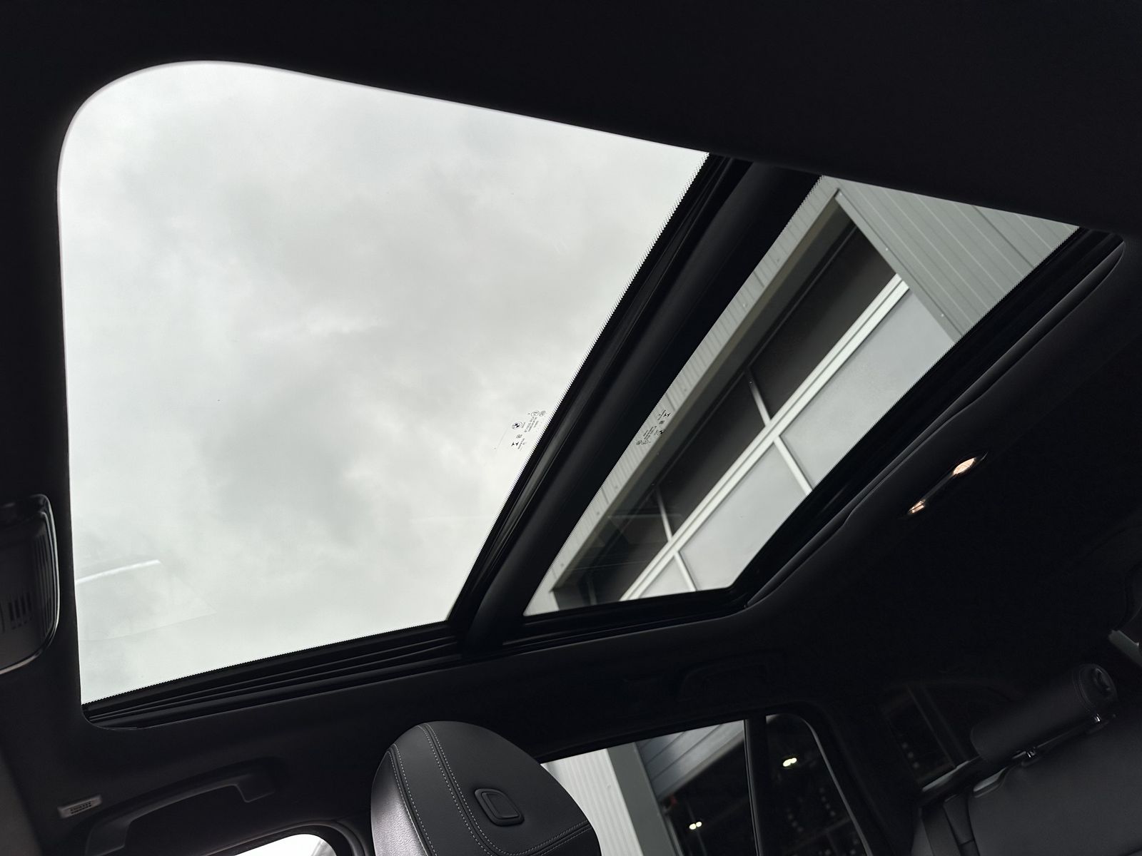 Fahrzeugabbildung BMW 320d Touring M-Sport NAV+LED+PANO+H&K+ACC+360°