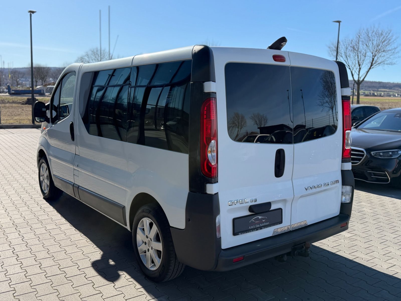 Vivaro Kombi  L1H1 2,7t 2.5 CDTI Klima