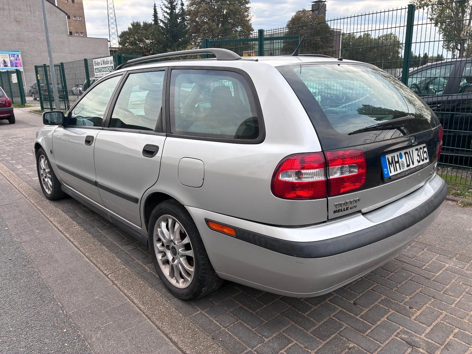 Volvo V40 2004 — photo 5