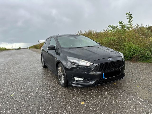 Ford Focus ST Line Eco Boost Heckschaden