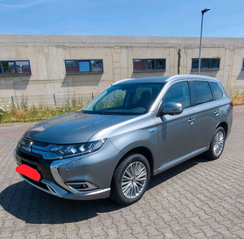 Image of Mitsubishi Plug-in Hybrid Outlander