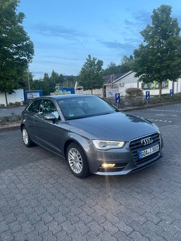 AUDI A3 1.6 TDI Attraction Attraction