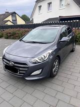 Hyundai i30 blue 1.4 PASSION PASSION - Hyundai i30 in Lübeck