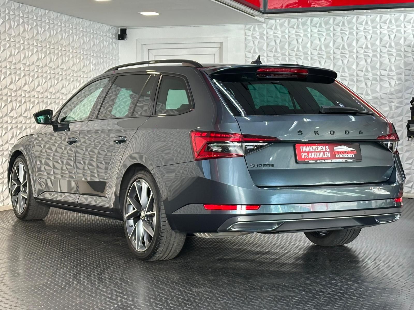 SKODA Superb 2.0TDI SPORTLINE *LED#TEMPO#AHK#PDC#SHZ - Image 5