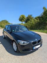 BMW 116i Lederlenkrad SHZ PDC hinten Klimaautomatik - : Schwarz, Sitzheizung, Hinten