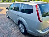 Ford Focus 2,0 Titanium Turnier Autom. Titanium - Ford Focus aus 2009: Turnier