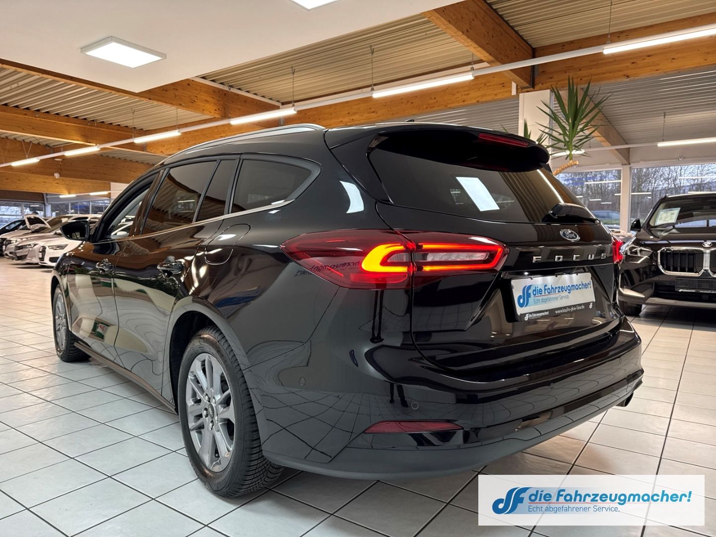 Fahrzeugabbildung Ford Focus Turnier Titanium X Navi Digitales Cockpit