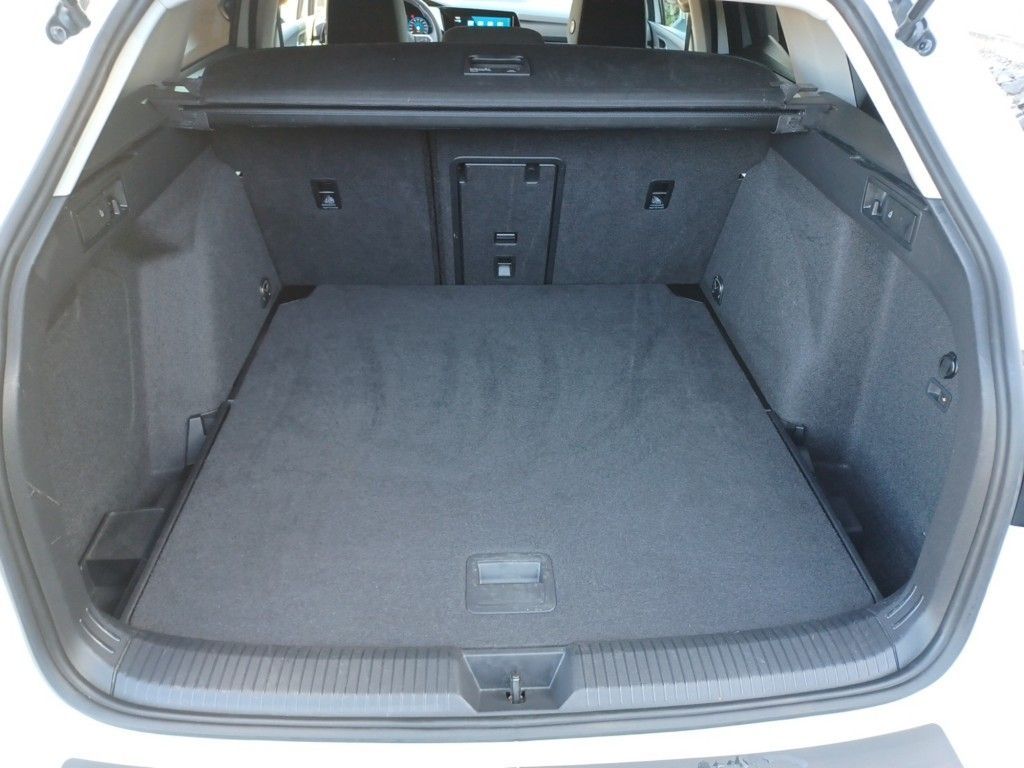 Fahrzeugabbildung Volkswagen Golf Variant 2.0 TDI SCR Life Navi, AHZV, ACC