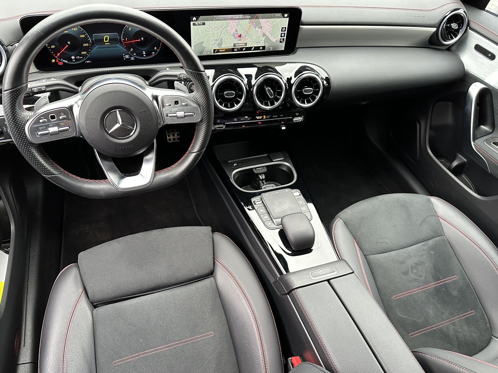 Fahrzeugabbildung Mercedes-Benz CLA 220d Shooting Brake AMG-Line NAV+KAM+18ZO+PP