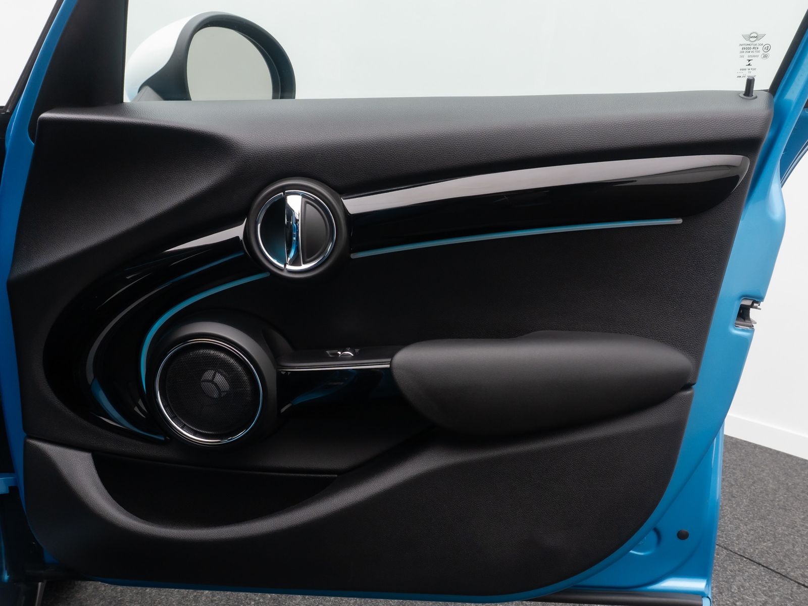 Fahrzeugabbildung MINI Cooper SD ACC HUD Kamera H/K Alarm Komfo