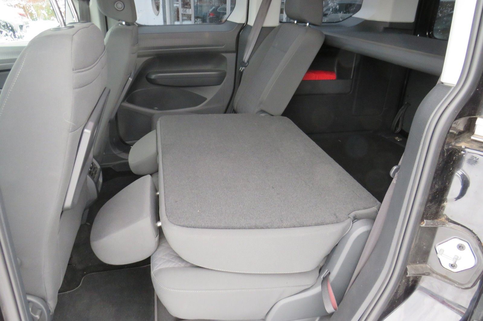 Fahrzeugabbildung Volkswagen Caddy Life DSG NAVI PDC SITZHEIZUNG 1.HD