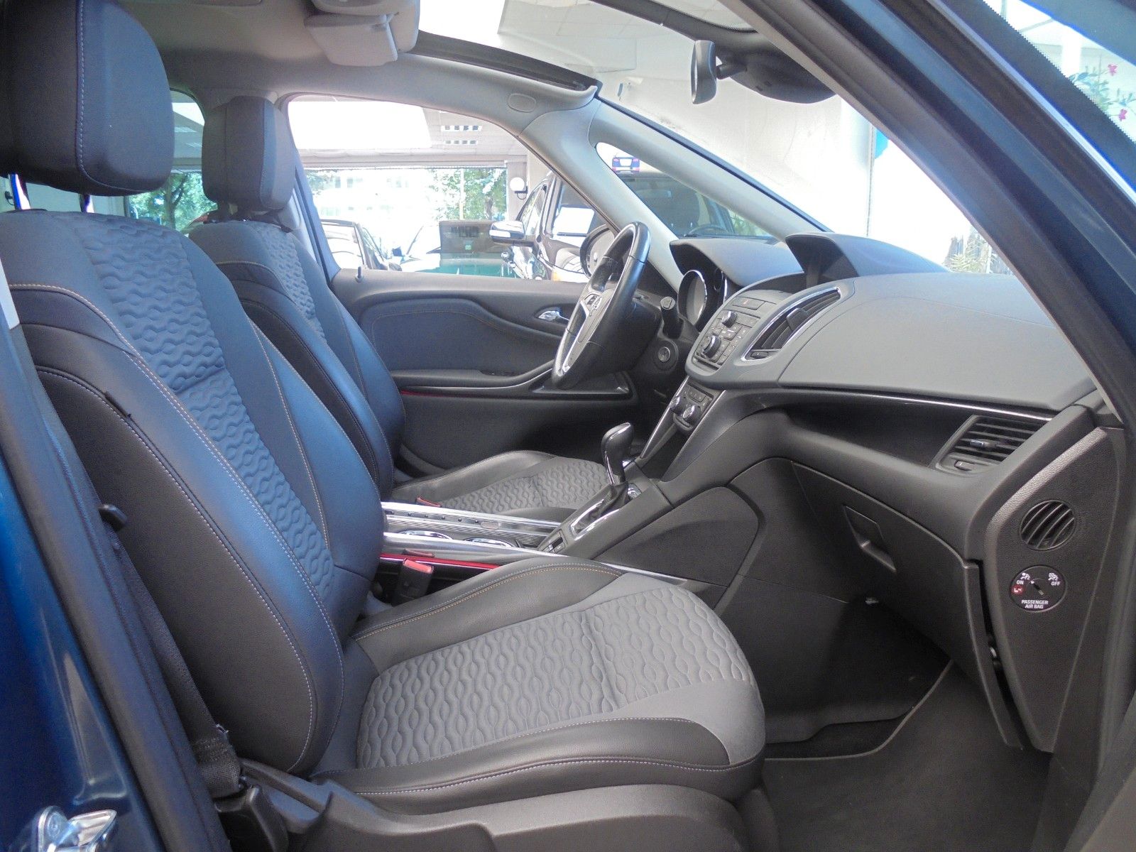 Fahrzeugabbildung Opel Zafira C Tourer/7-Sitzer/Vollausstattung/2.Hand