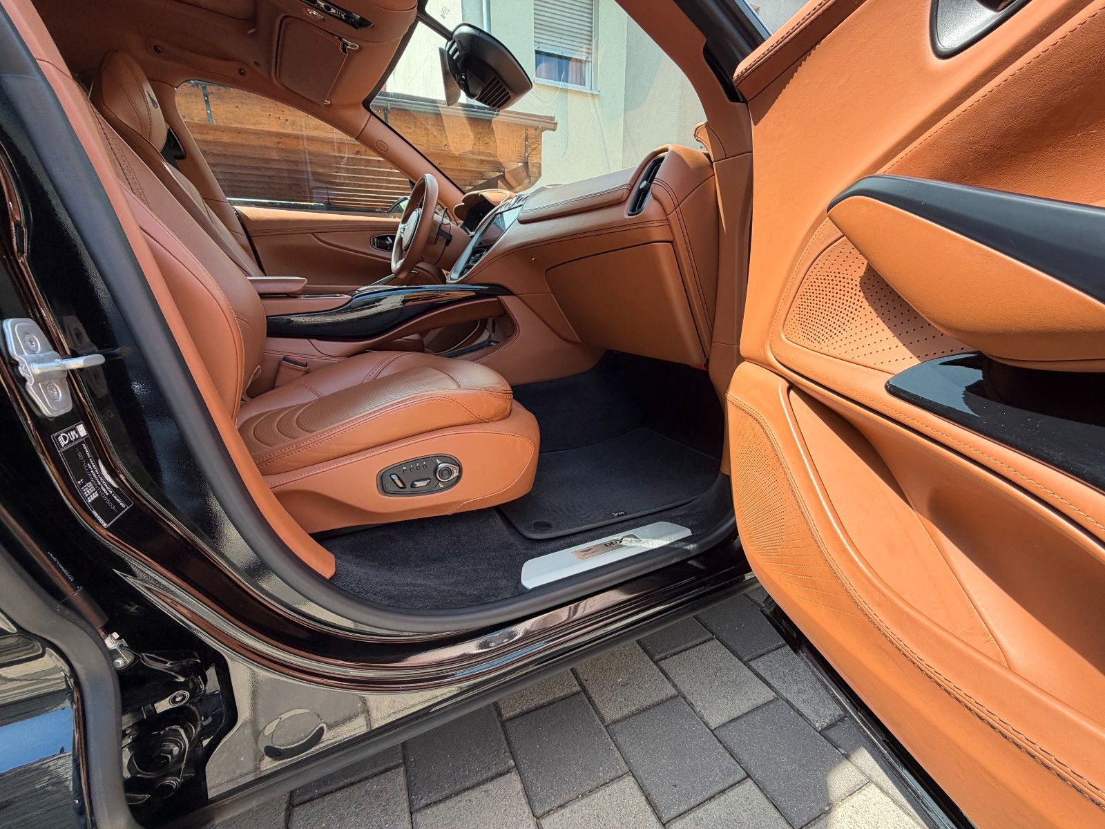 Aston Martin ASTON MARTIN DBX 4.0 V8 foto 16