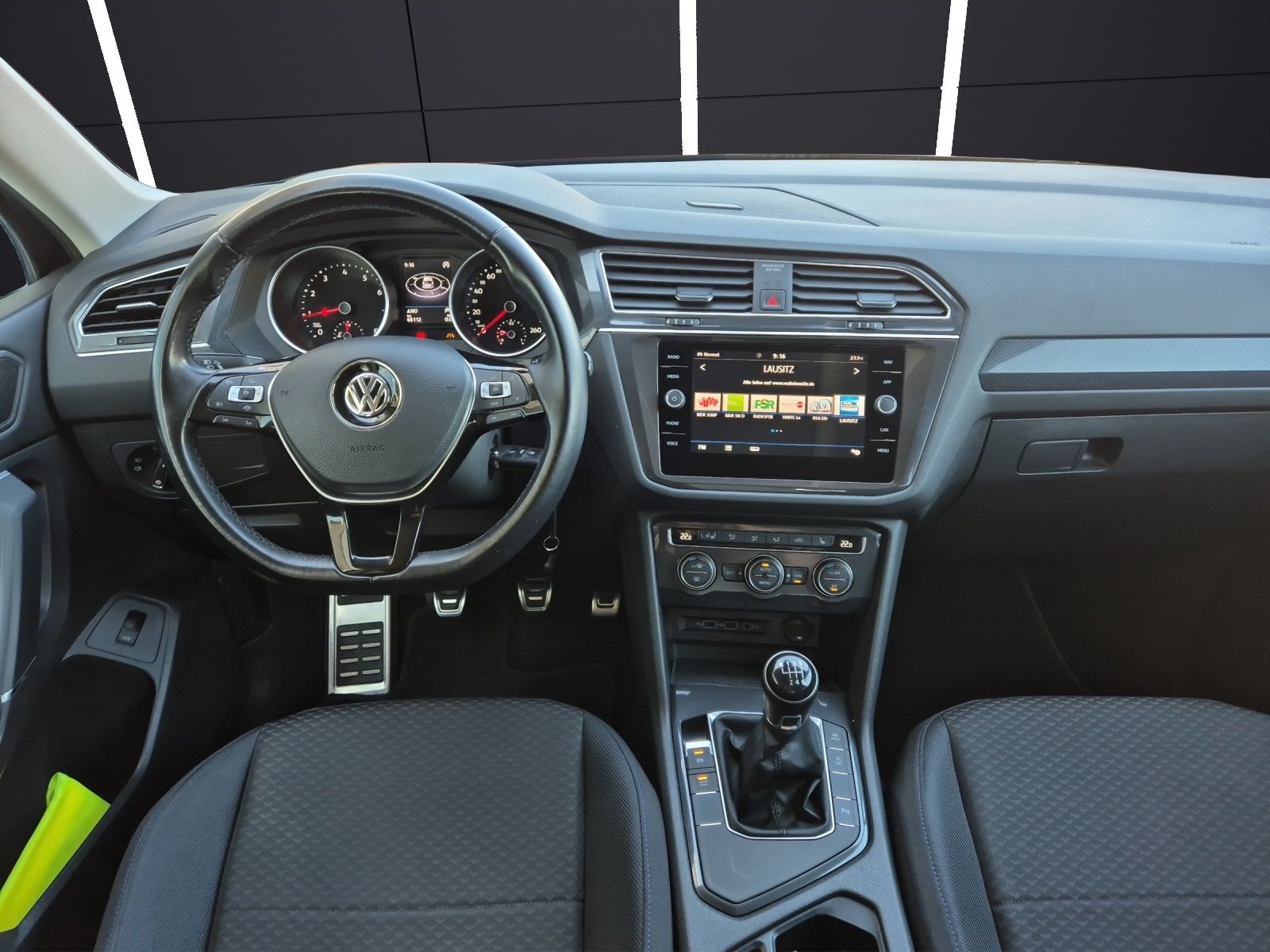 Fahrzeugabbildung Volkswagen Tiguan Allspace TSI United LED Navi ACC PDC SH L