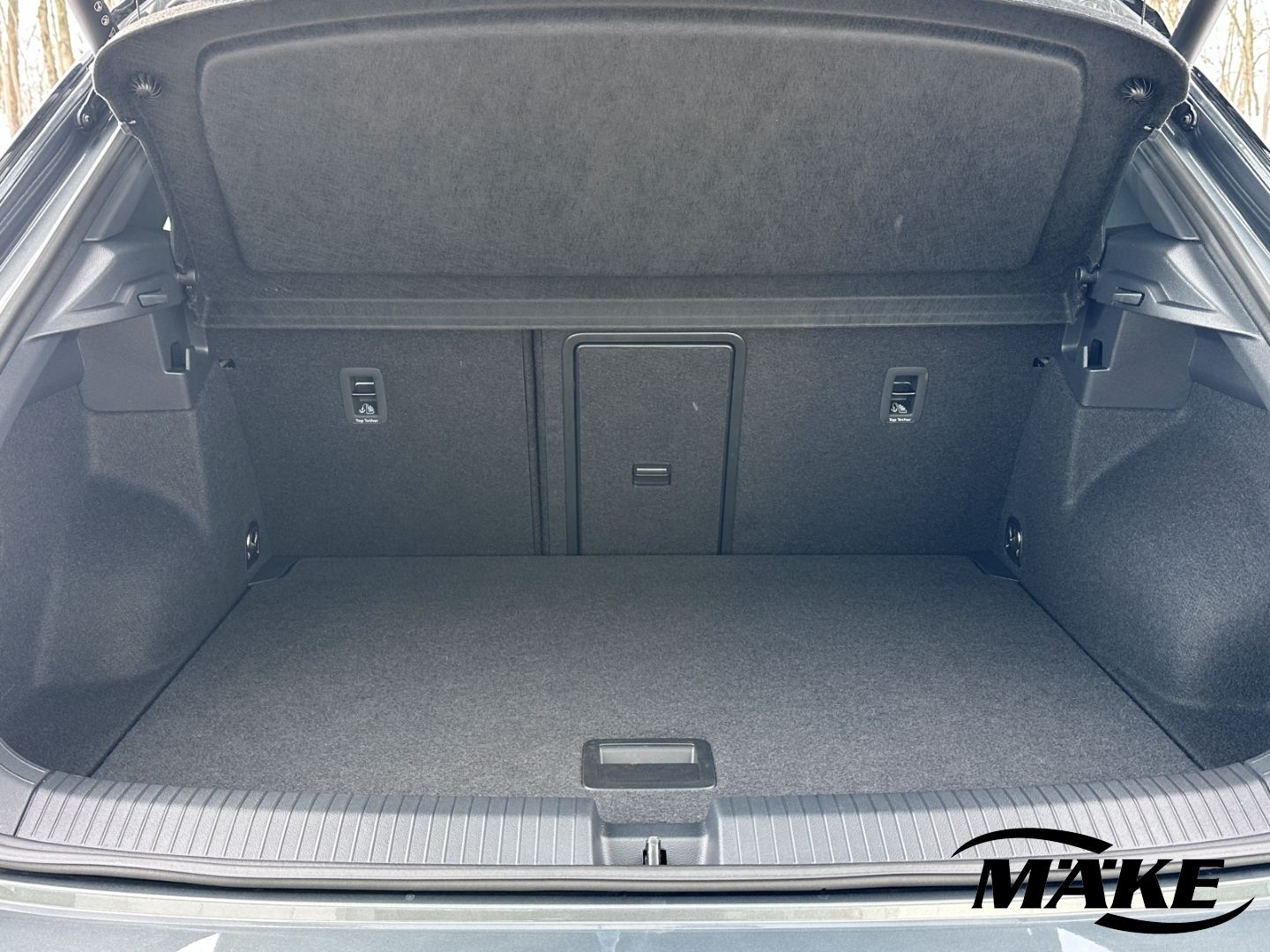 T-Roc R-Line 1.5 TSI DSG AHZV IQ.L ACC BLACK STD