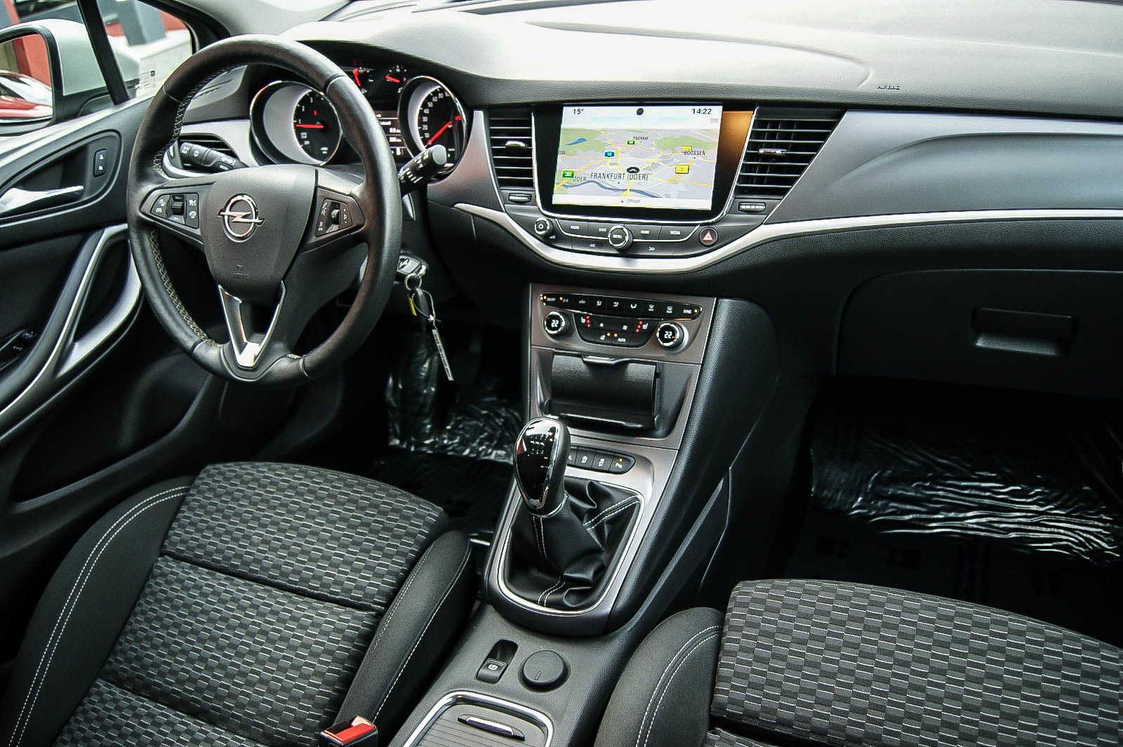 Fahrzeugabbildung Opel Astra K 1.4 Turbo ST Business LED KAMERA WINTER