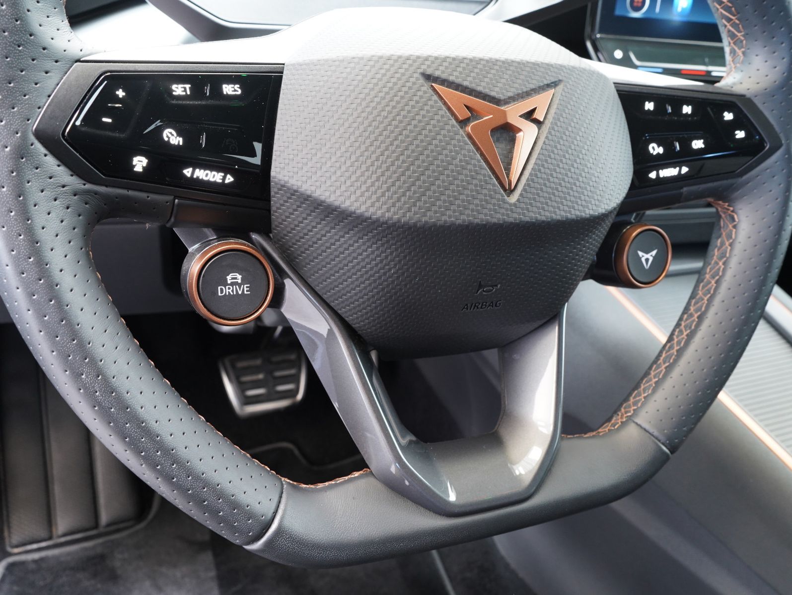 Fahrzeugabbildung CUPRA Born 170KW/82KWH/WÄRMEPUMPE/PILOT/TECH