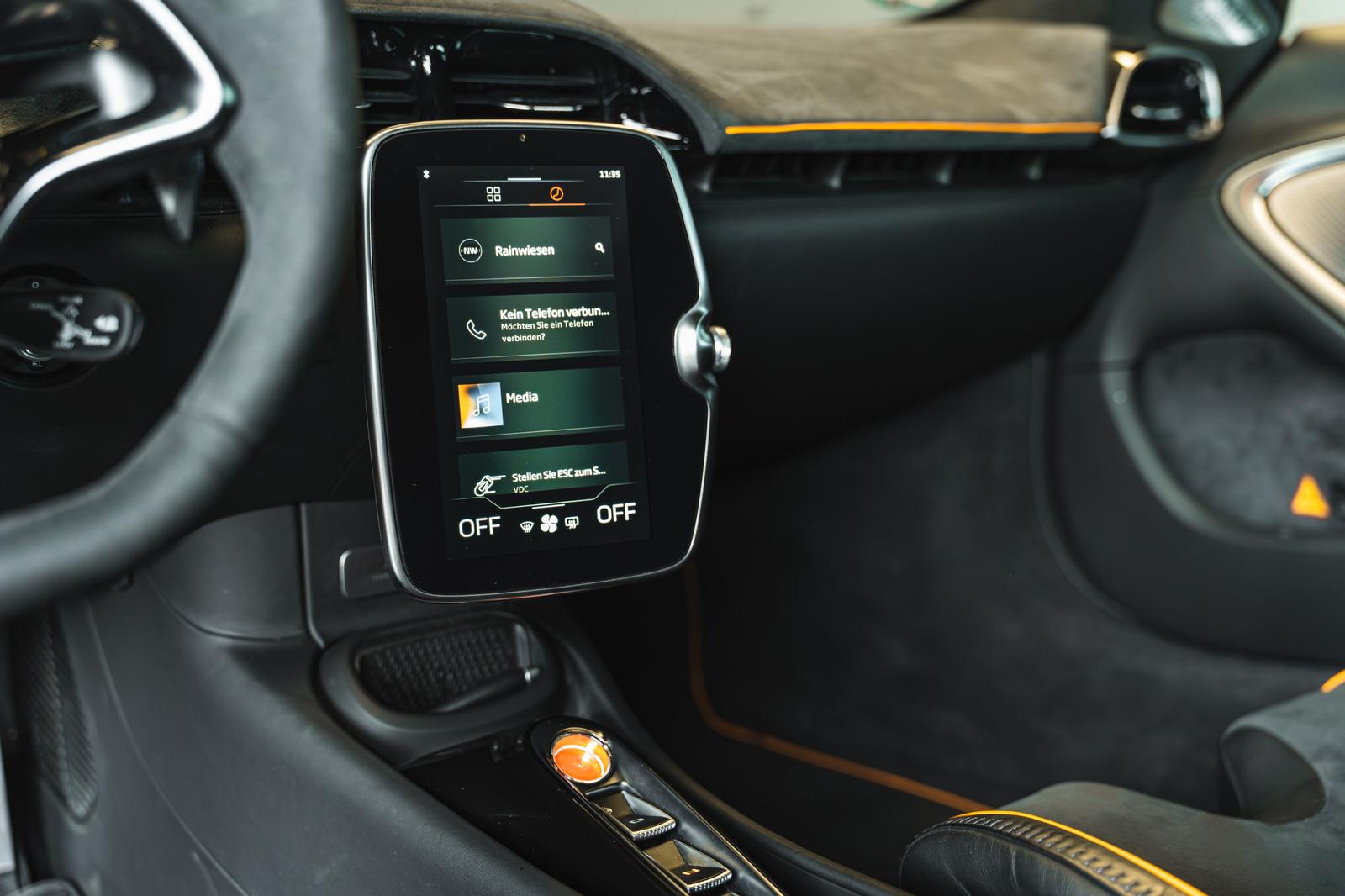 McLaren Artura SPIDER + ALCANTARA + BOWERS & WILKINS