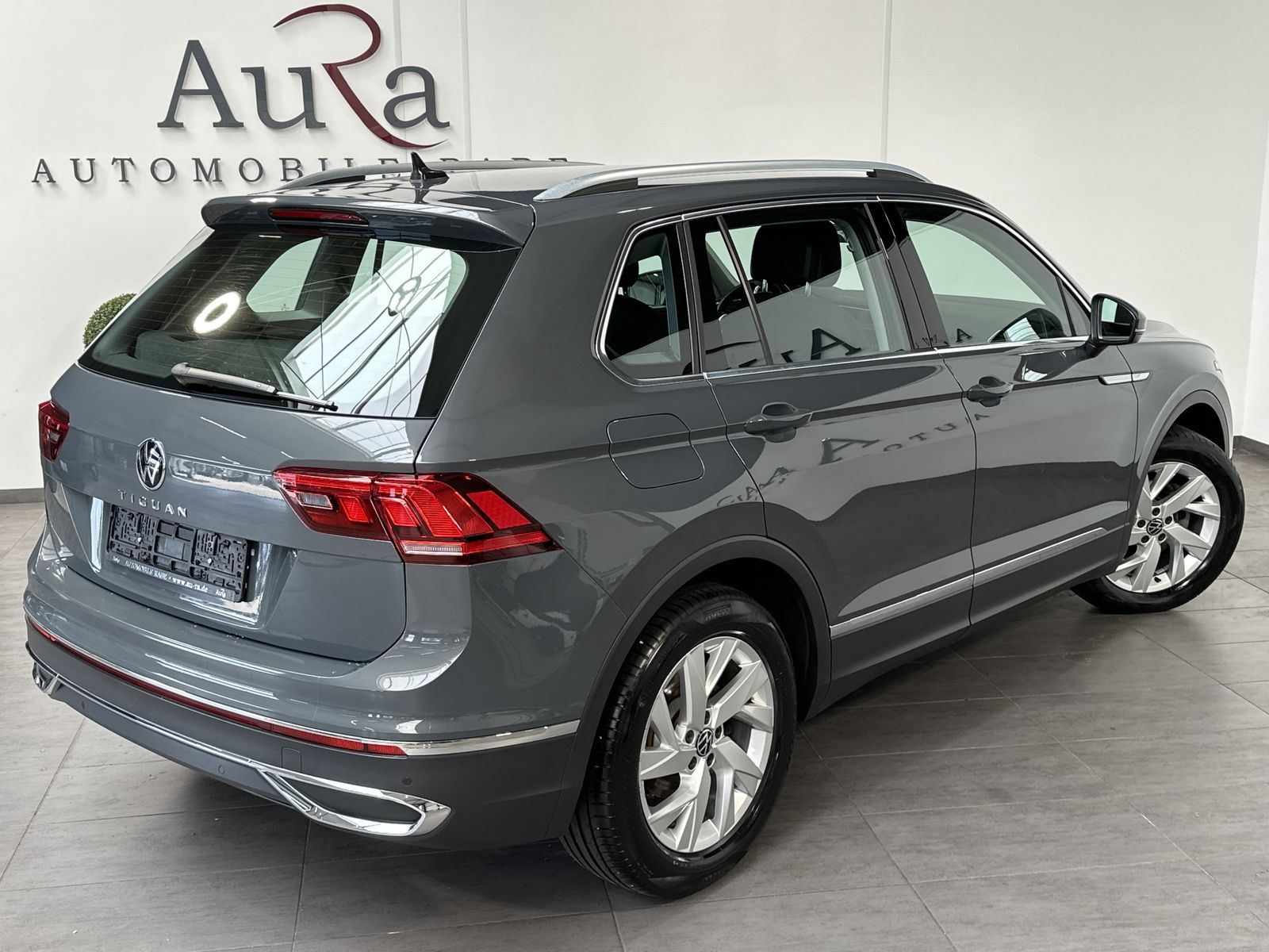 Fahrzeugabbildung Volkswagen Tiguan 1.5 TSI DSG Elegance NAV+MATRIX+ACC+VCOCK
