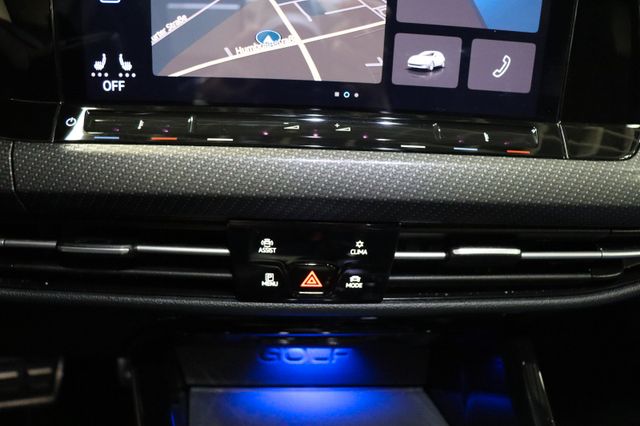 Fahrzeugabbildung Volkswagen Golf VIII Lim. R 4Motion|MATRIX|H/K|DCC|AMBIENTE