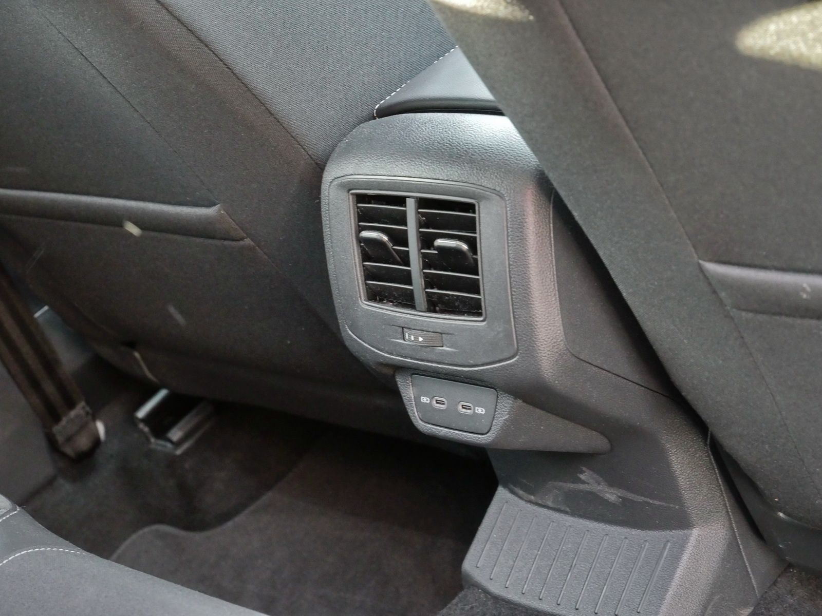 Volkswagen T-Roc - Bild 17