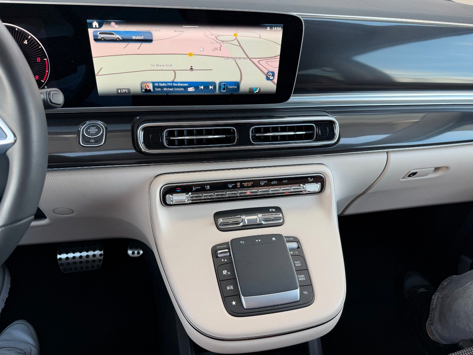 Fahrzeugabbildung Mercedes-Benz V 220 d Marco Polo AIRMATIC DISTRONIC AHK2,5to
