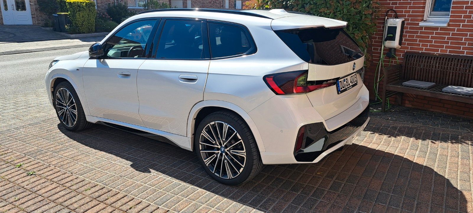 BMW iX1 xDrive30 M-Sport AHK Panorama Prof-LED 