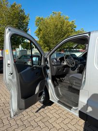 Opel Vivaro - 9
