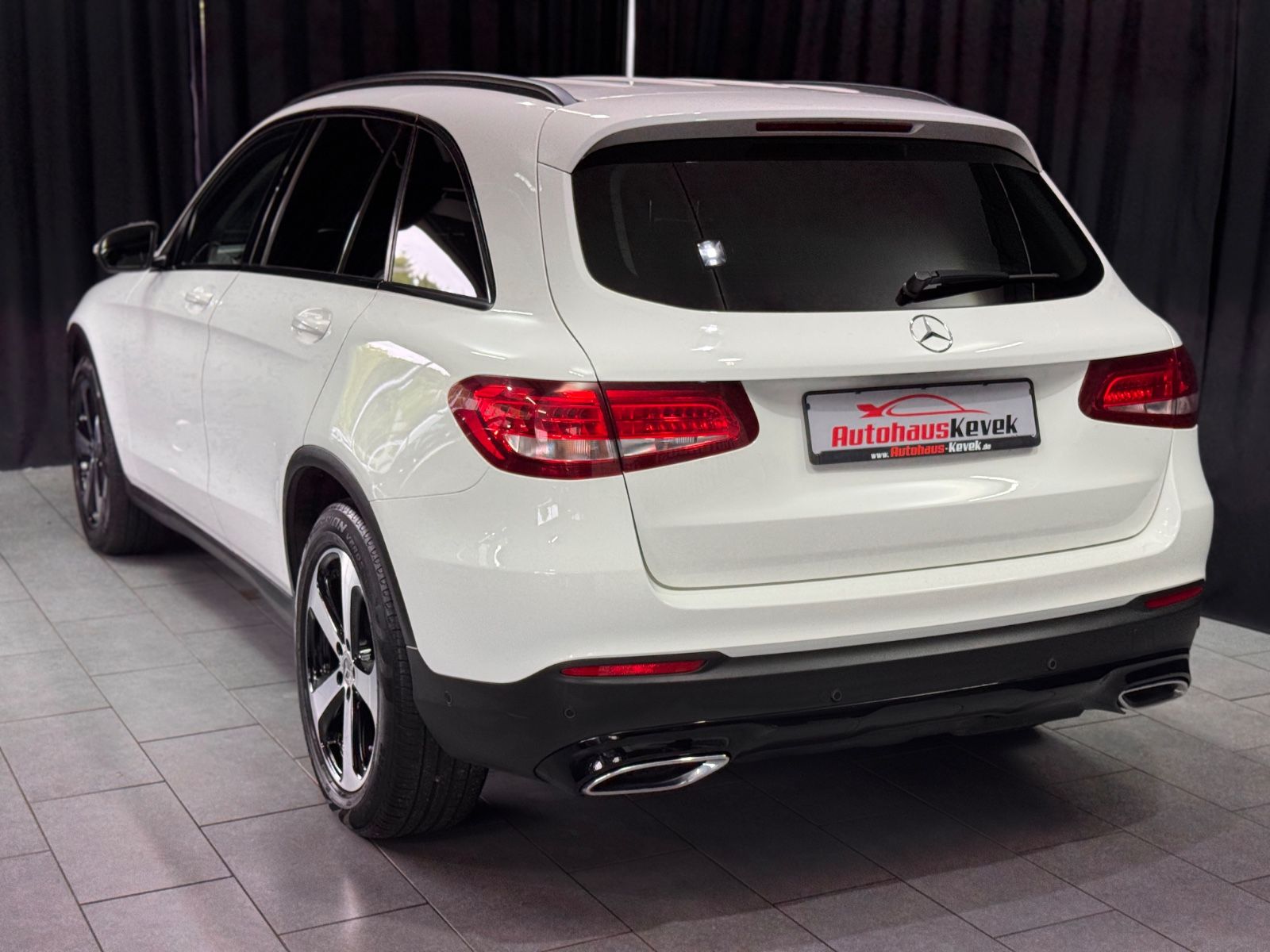 Fahrzeugabbildung Mercedes-Benz GLC 220 d 4Matic|NAVI|AUTOMATIK|AHK|KAMERA|