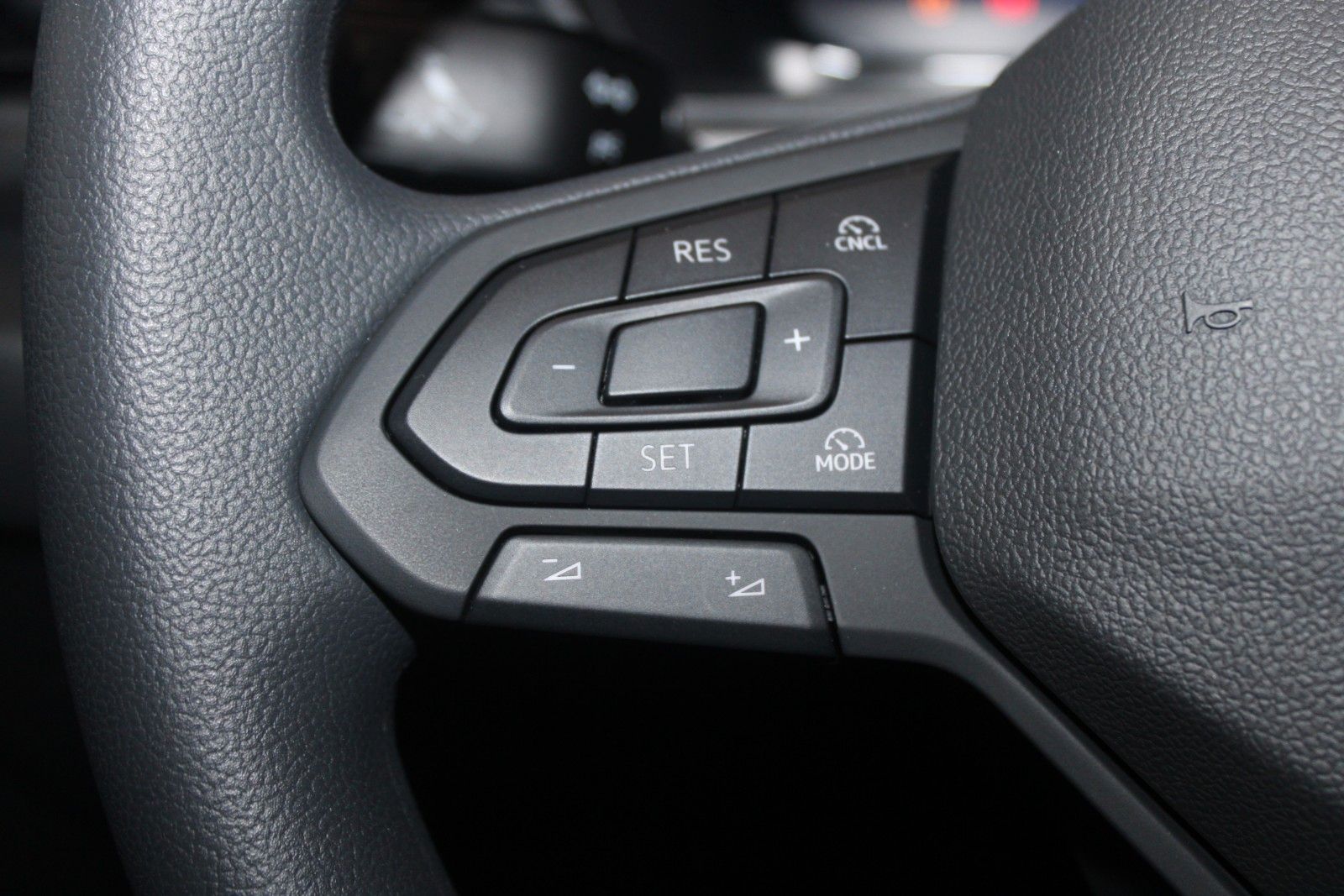 Fahrzeugabbildung Ford Transit Connect TREND L2 AHK NAVI IACC uvm.