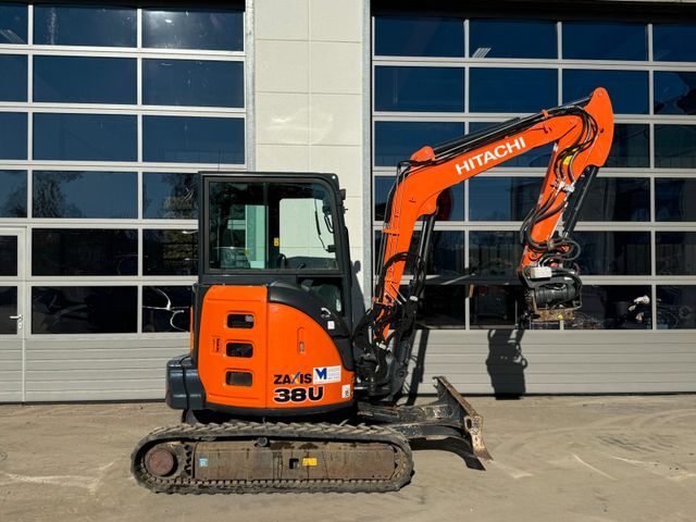 Hitachi ZX38U-5   mit OILQUICK