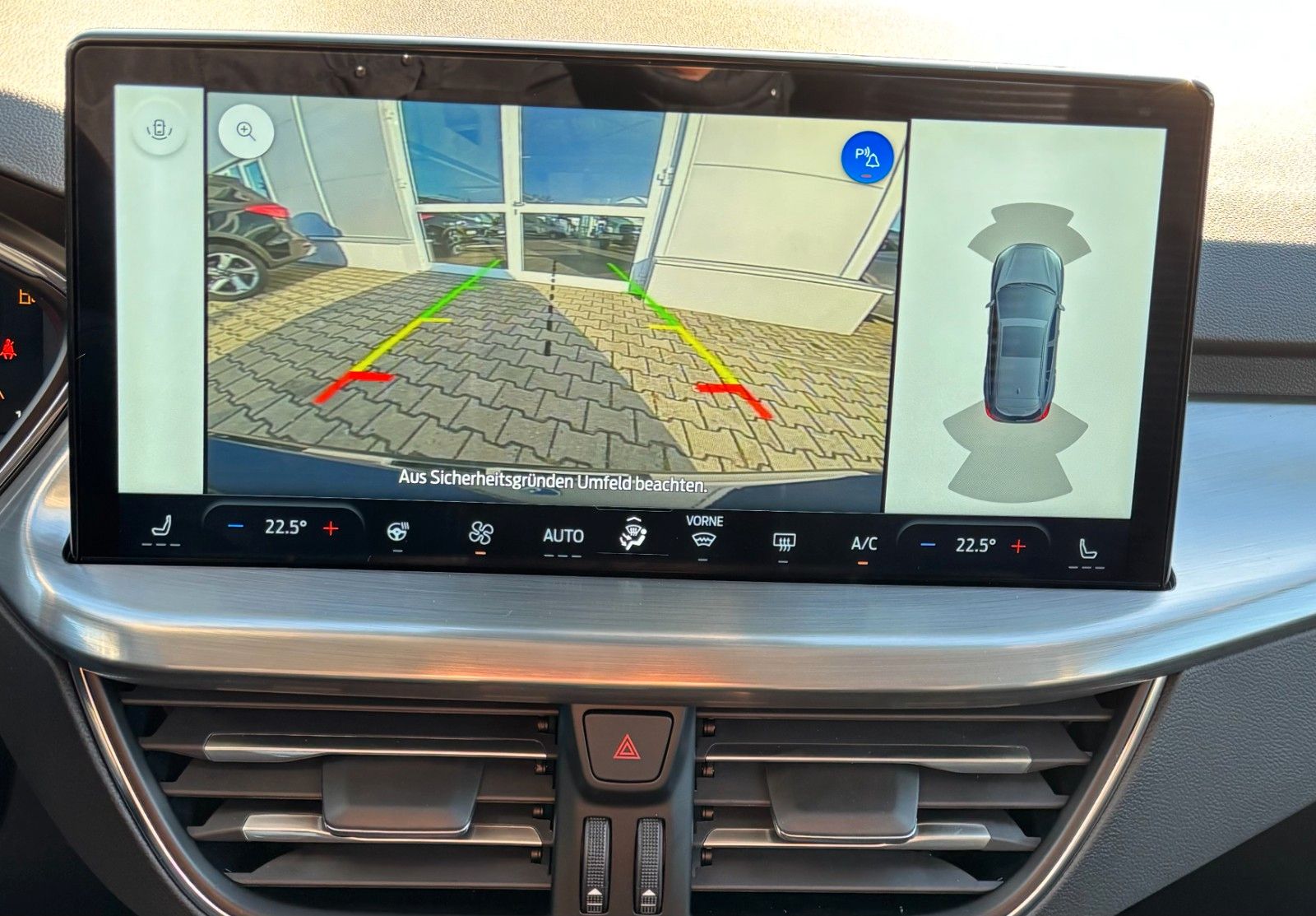 Fahrzeugabbildung Ford Focus Turnier Titanium X