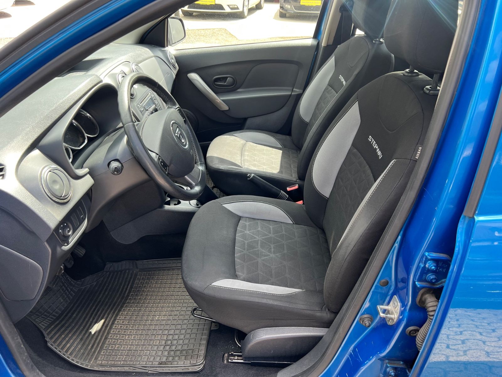 Fahrzeugabbildung Dacia Sandero II Stepway Prestige