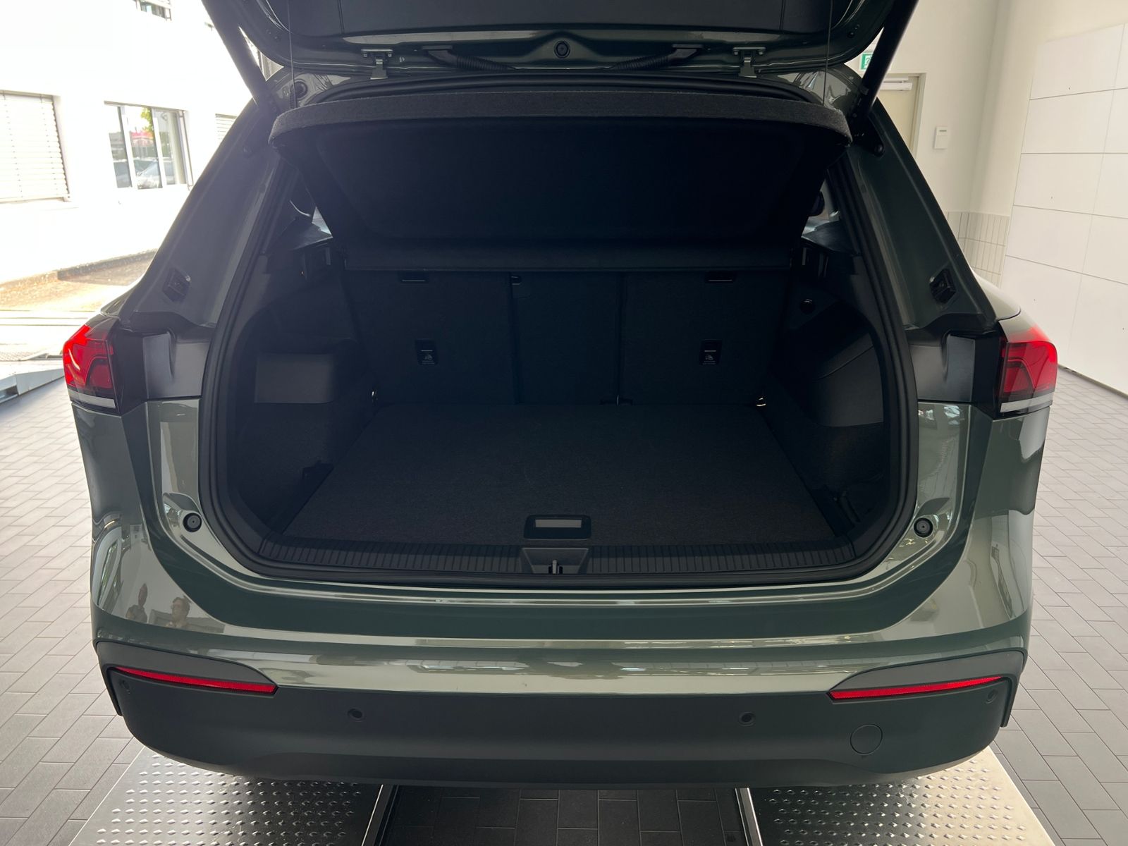 Fahrzeugabbildung Volkswagen Tiguan GOAL 1.5 eTSI DSG *Garantie, AHK, ACC, LE