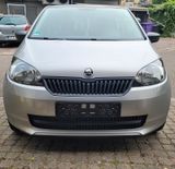 Skoda Citigo 1.0 MPI 44kW -Top Zustand Scheckheft-Navi - Skoda Citigo mit Benzin-Antrieb: Silber, Kleinwagen, 1.0