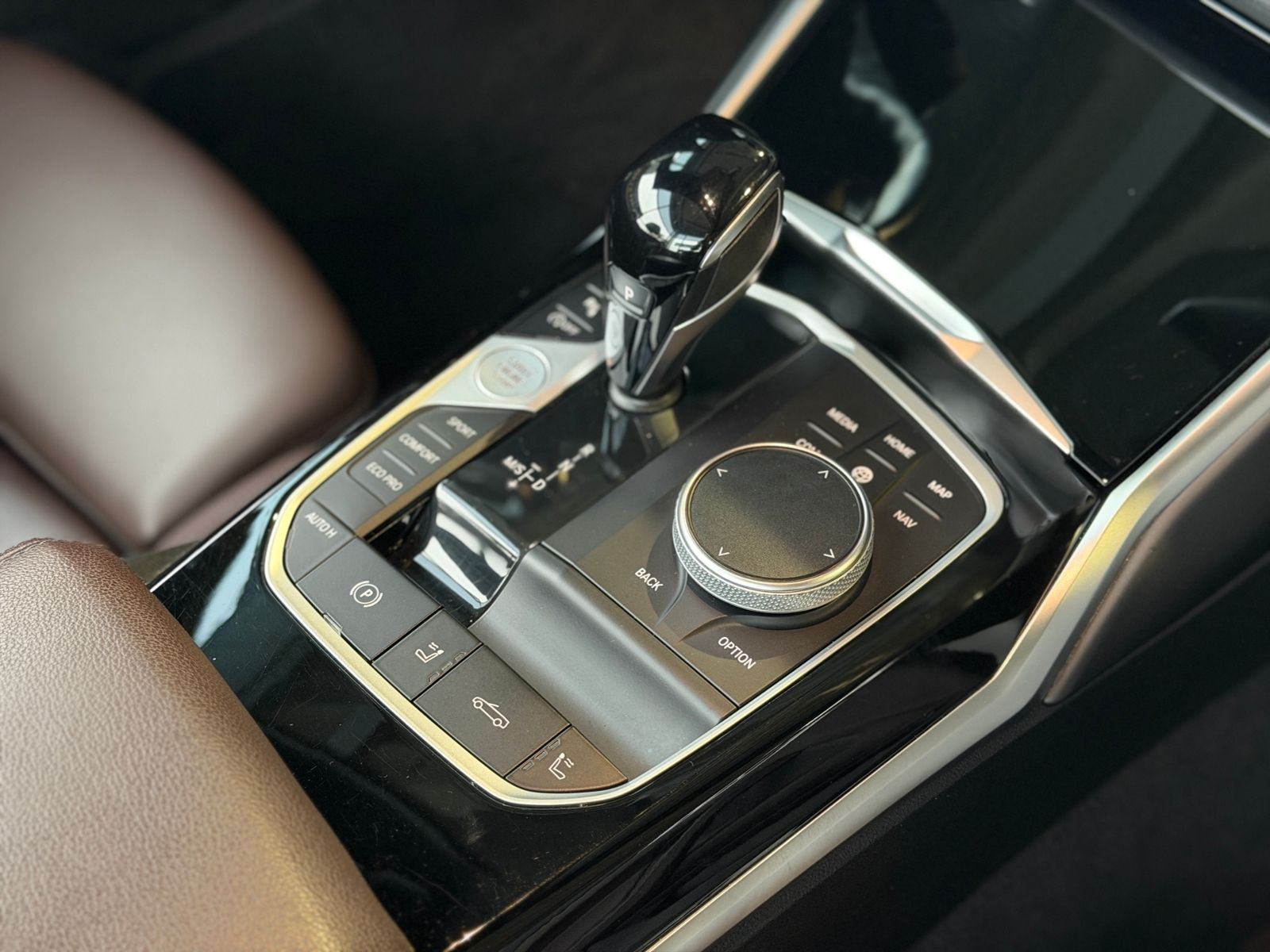 Fahrzeugabbildung BMW 420i Cabrio Shadow Line AHK LEDER LED NAV 18"