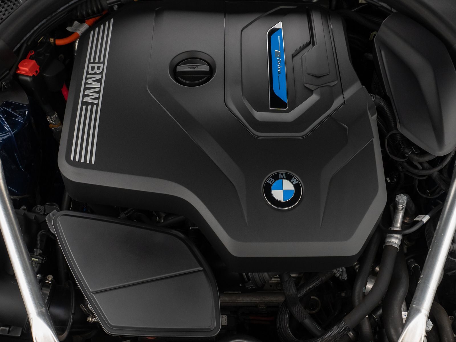 Fahrzeugabbildung BMW 530e Kamera Laser HUD DAB AHK Komfort Alarm ACC