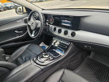 Mercedes E 200 - 11