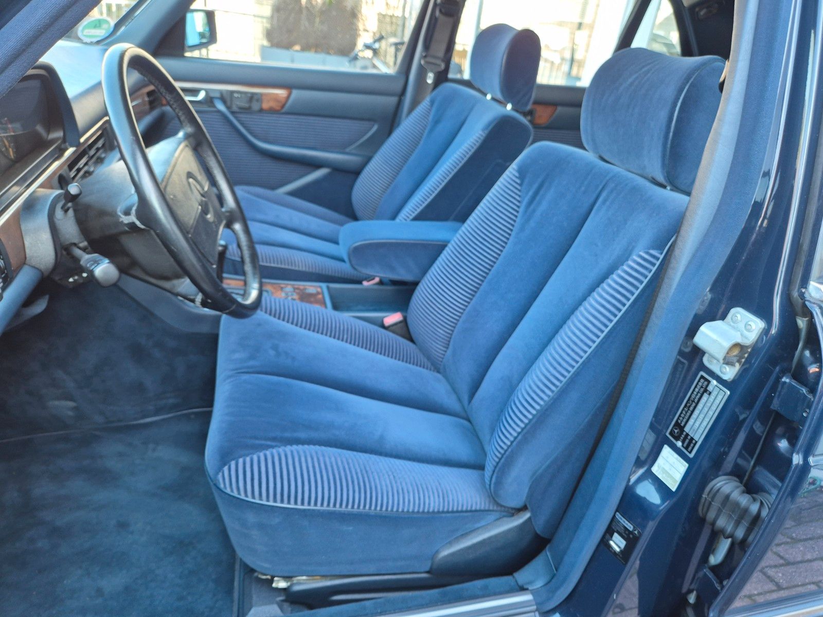 Fahrzeugabbildung Mercedes-Benz 560 SEL/Orig. km/Topfahrzeug