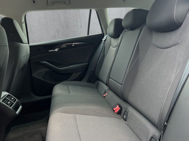 Passat Variant 1.5 eTSI Bluetooth Navi LED Klima