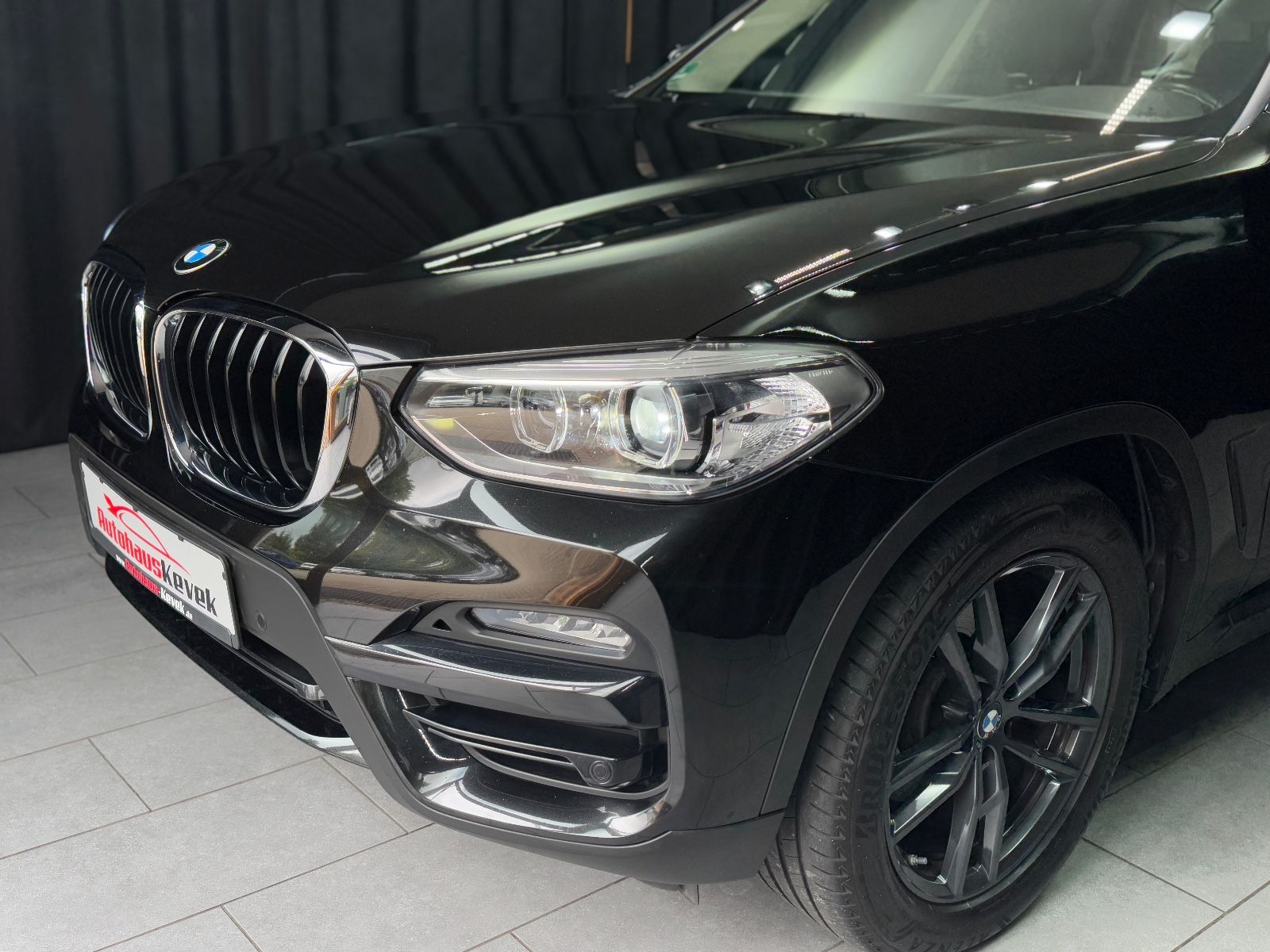 Fahrzeugabbildung BMW X3 xDrive 20d|LEDER|NAVI|M-SPORT 19 ZOLL|AHK