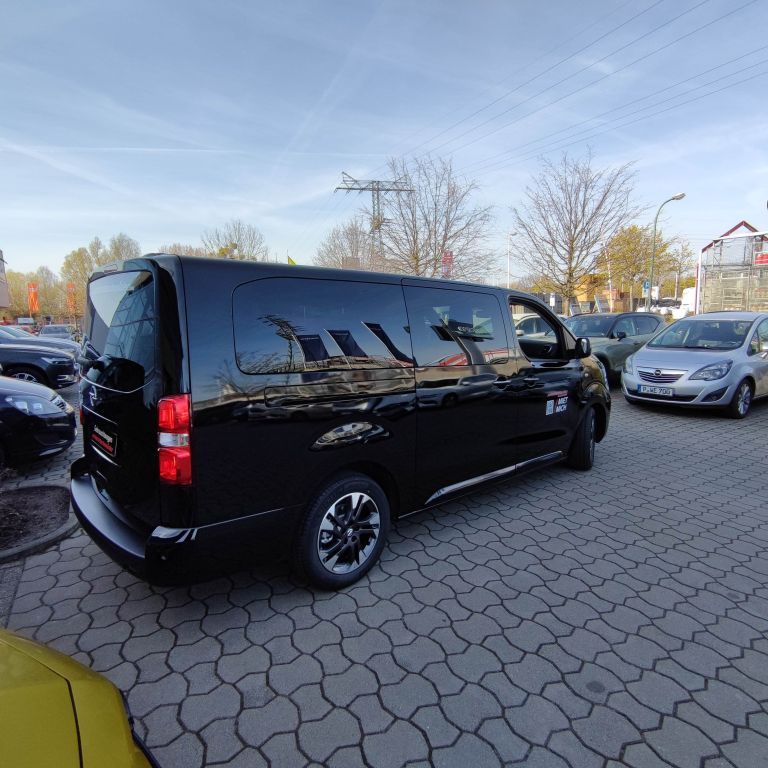 Fahrzeugabbildung Opel Zafira Life Tourer L 2.0D Aut.+Leder+Standh+Kame