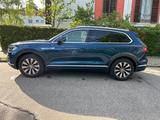 Volkswagen Touareg 3.0 V6 TDI 210kW 4MOTION Tiptronic - - Volkswagen Touareg: 2.0