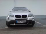 BMW X3 2.0i Allrad Silber Sportsitze Teilleder AHK - BMW X3: 0i