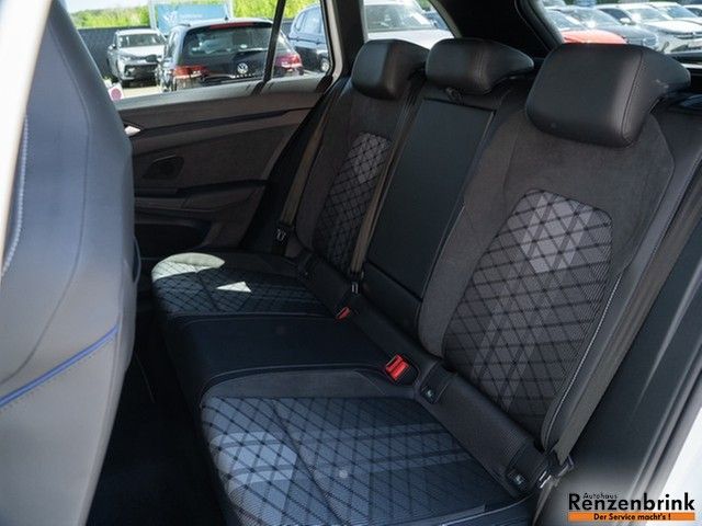 Golf VIII Variant R-Line TSI DSG 4M. Black Style