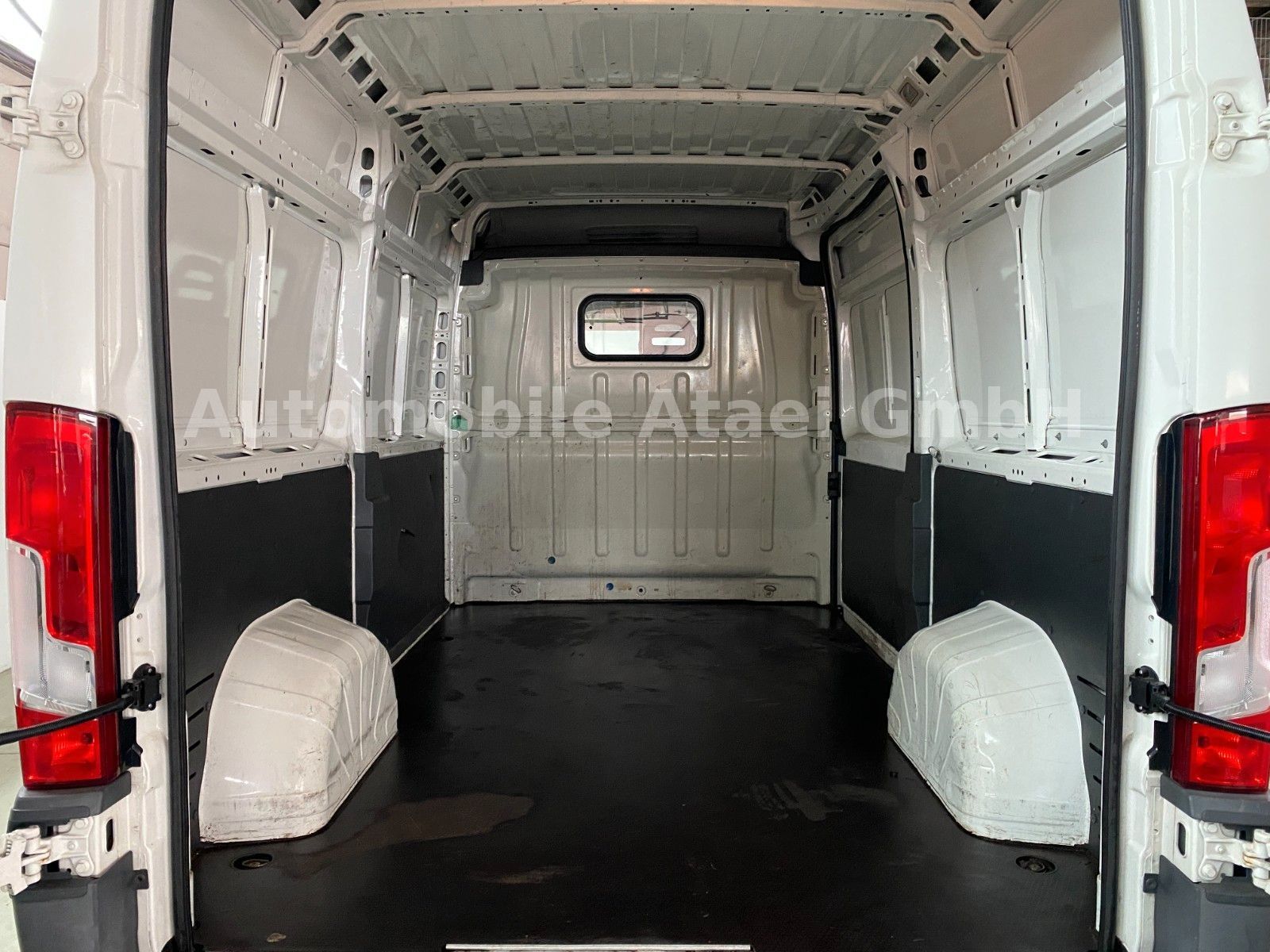 Fahrzeugabbildung Peugeot Boxer Kasten L2H2 * 17.000 km* KLIMA (0874)