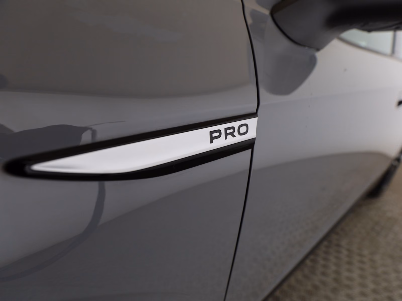 Volkswagen ID.4 Pro Performance AHK+LED+RFK+Navi+AppleCar